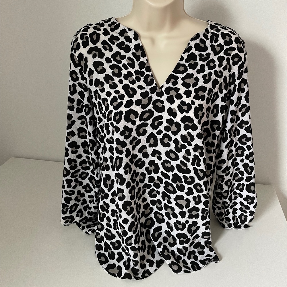 MICHAEL Michael Kors size M top.